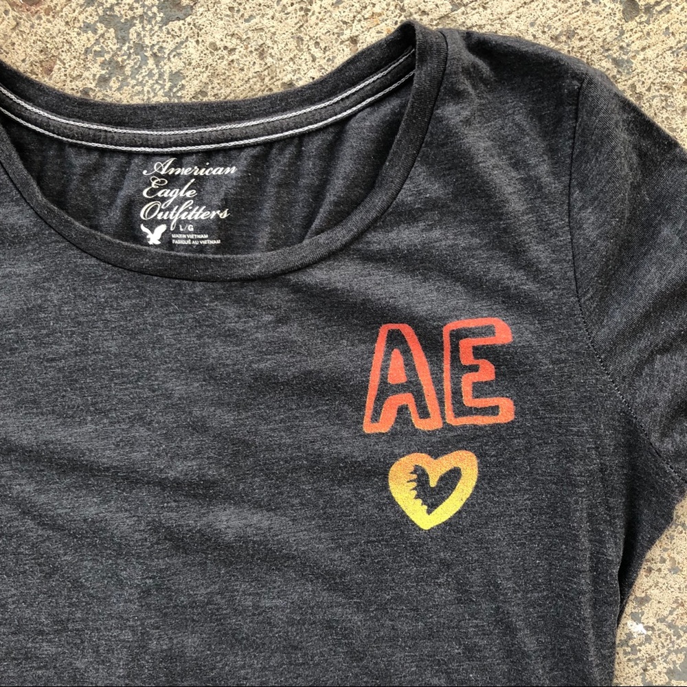 🎈AE Grey Graphic Tee Large